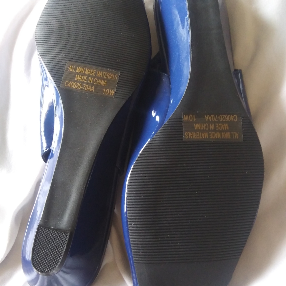Classique Shoes - Picture 2 of 8